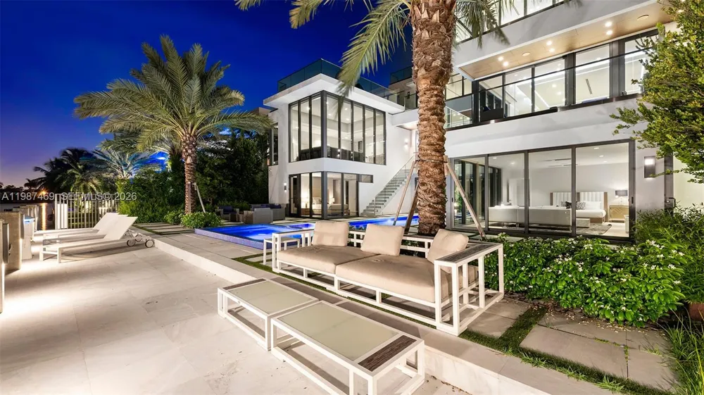 440 Mola Ave Fort Lauderdale, FL 33301