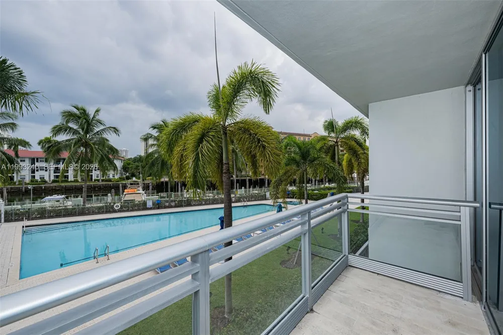 2950 NE 188th St #139 Aventura, FL 33180