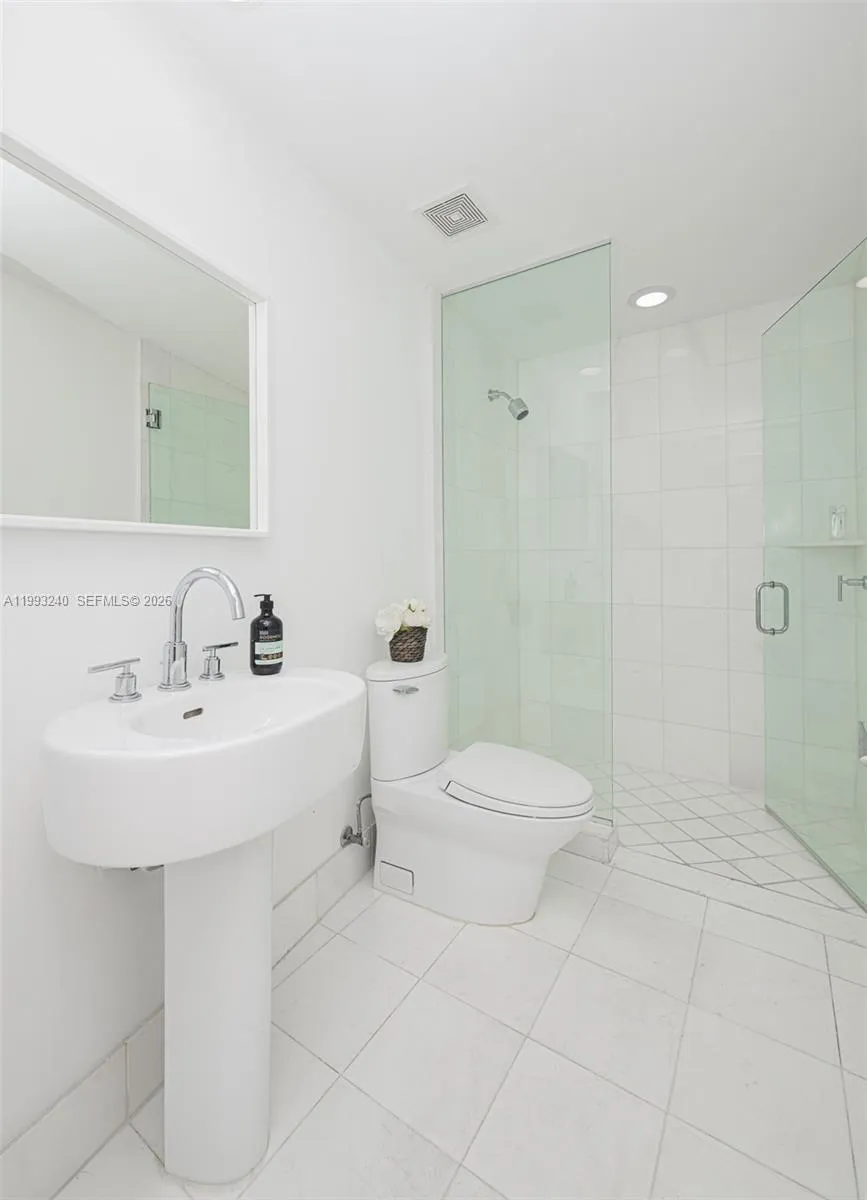 2950 NE 188th St #139 Aventura, FL 33180