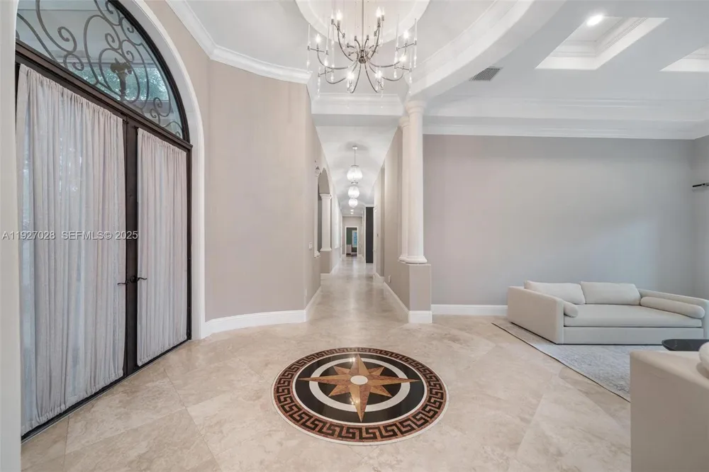 6890 SW 94th St Pinecrest, FL 33156