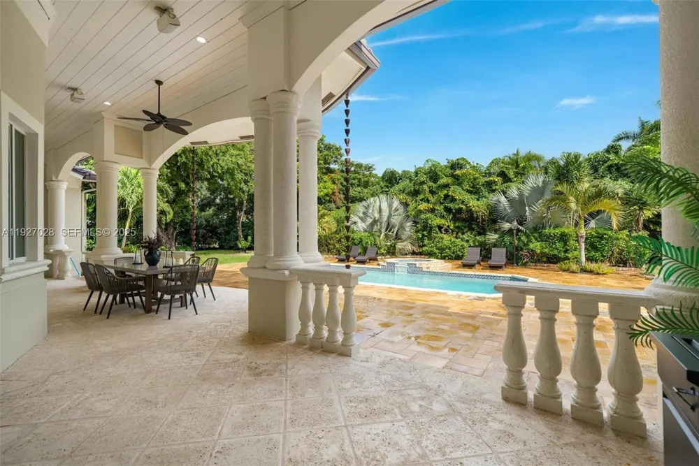 6890 SW 94th St Pinecrest, FL 33156