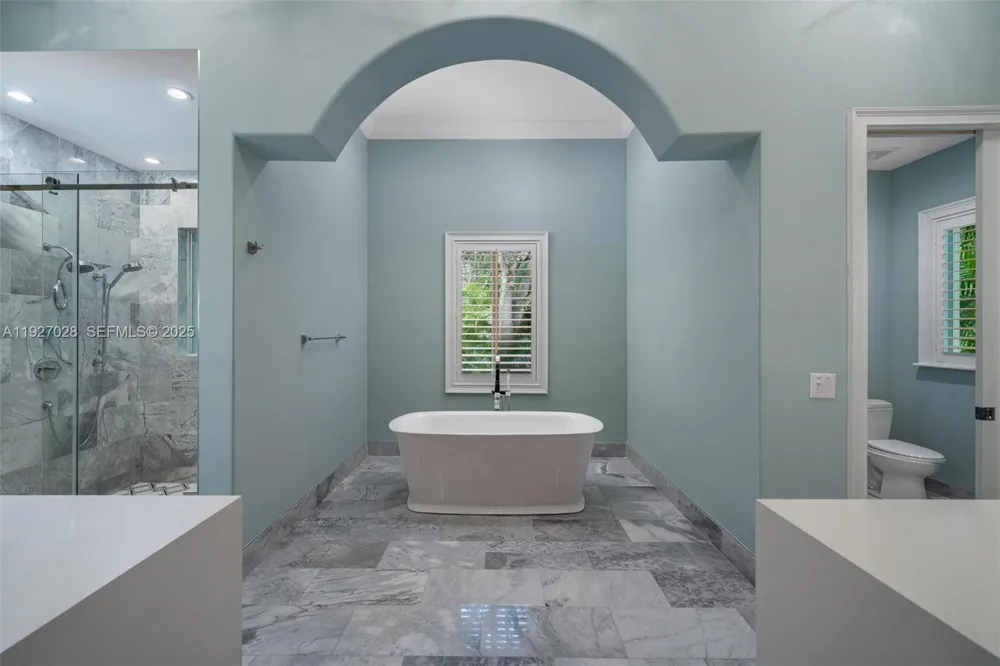 6890 SW 94th St Pinecrest, FL 33156
