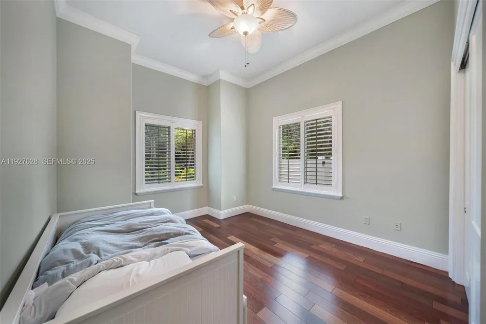 6890 SW 94th St Pinecrest, FL 33156