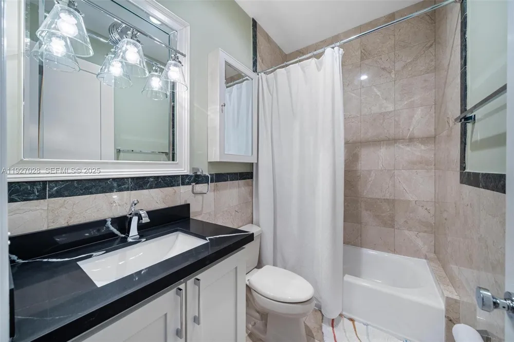6890 SW 94th St Pinecrest, FL 33156