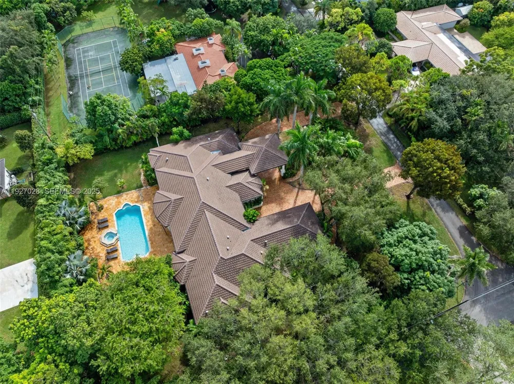 6890 SW 94th St Pinecrest, FL 33156
