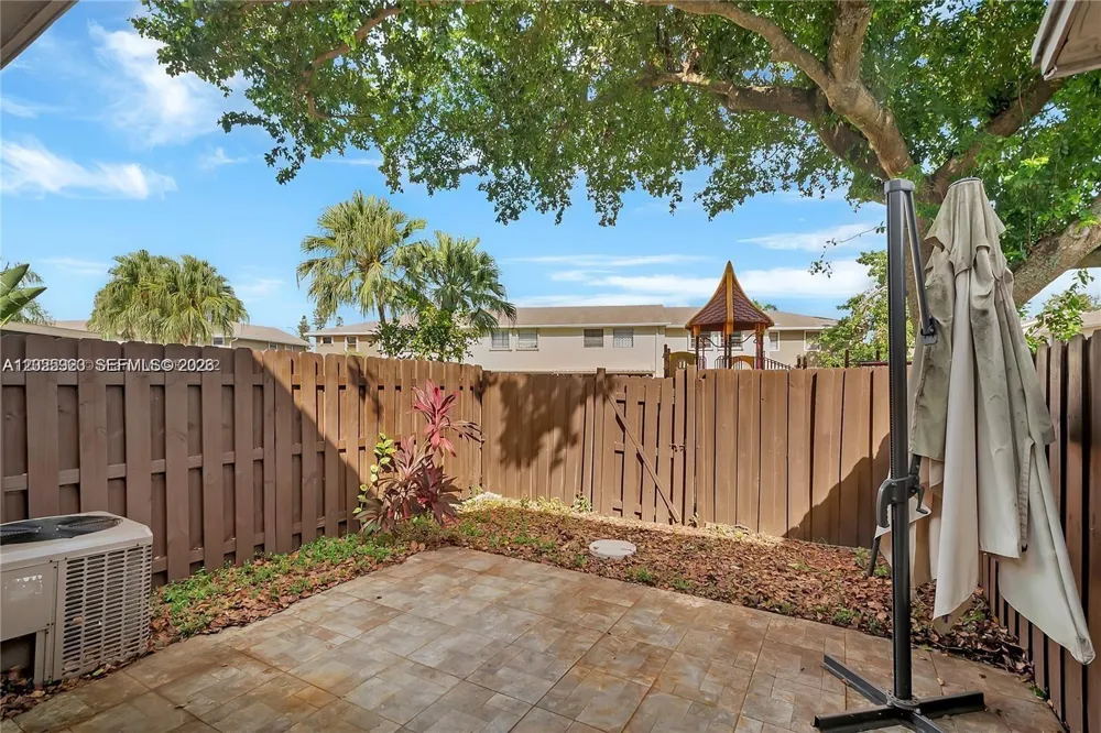 10719 NW 10th St Pembroke Pines, FL 33026