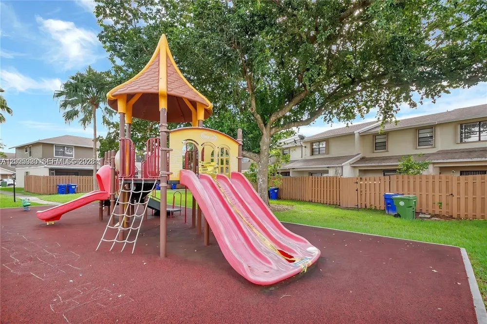 10719 NW 10th St Pembroke Pines, FL 33026