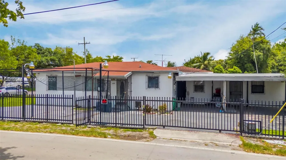 2300 NW 9th St Miami, FL 33125