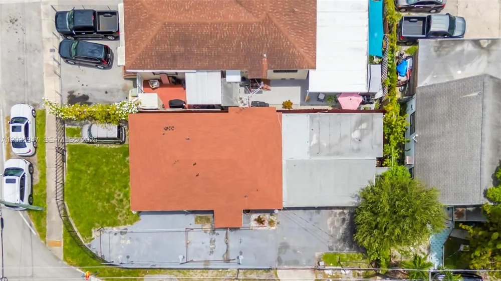 2300 NW 9th St Miami, FL 33125