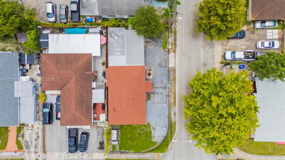2300 NW 9th St Miami, FL 33125