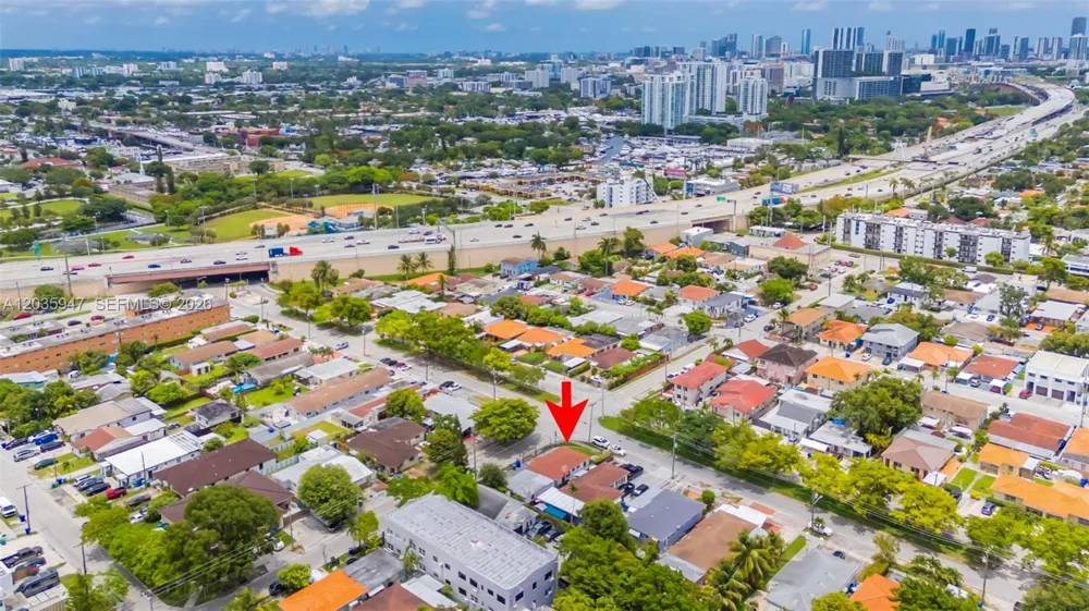 2300 NW 9th St Miami, FL 33125