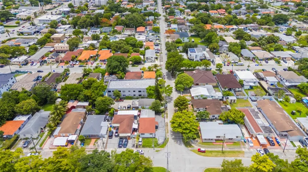 2300 NW 9th St Miami, FL 33125