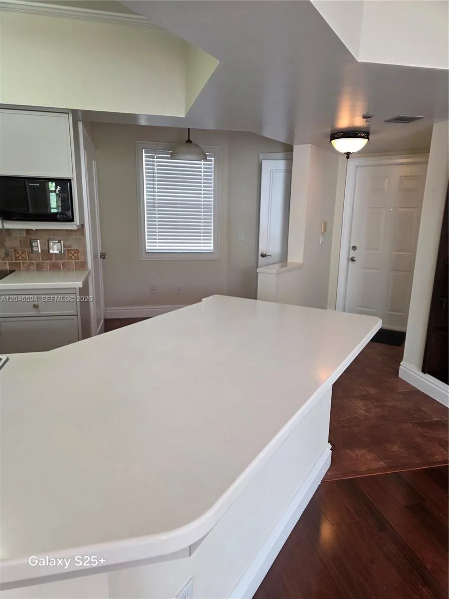 3255 NE 184th St #12304 Aventura, FL 33160