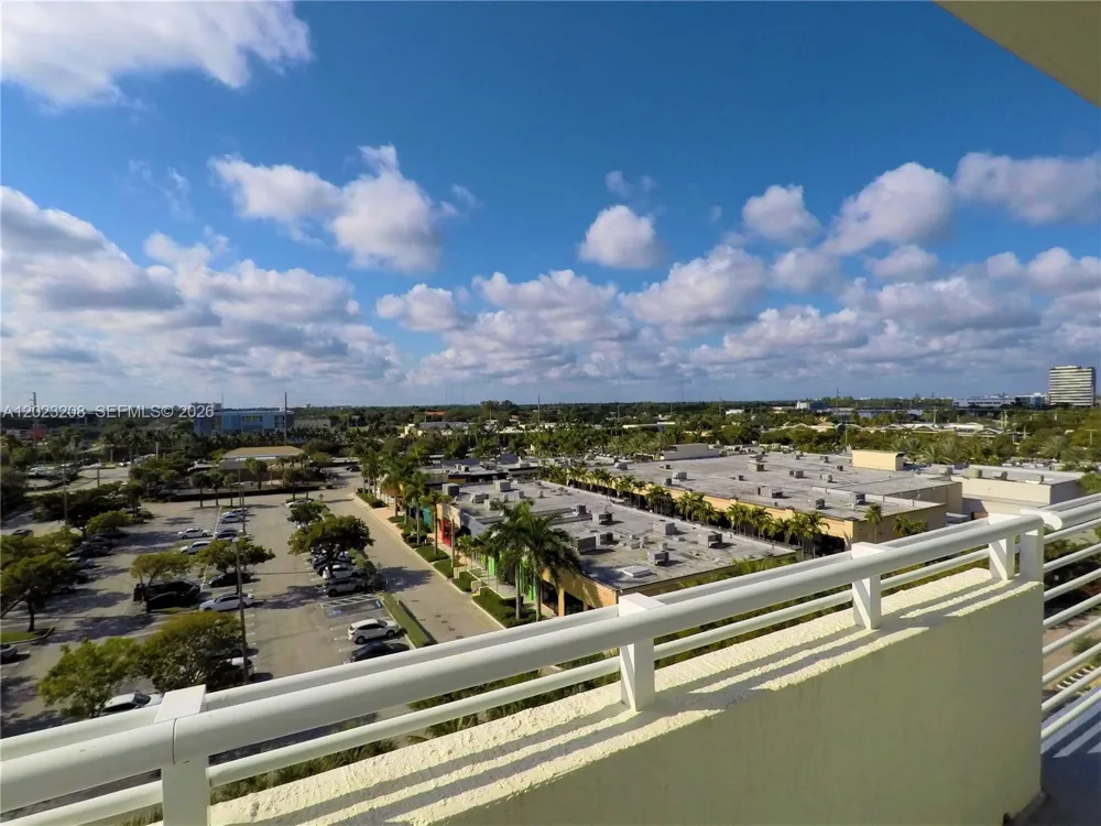 2775 NE 187th St #314 Aventura, FL 33180