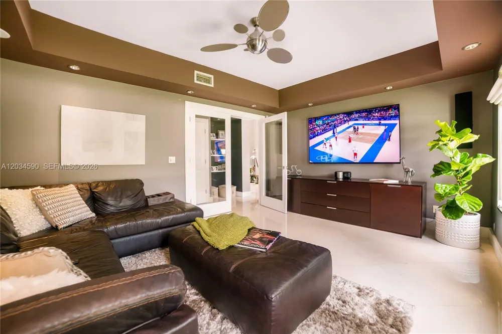4242 SW 107th Way Davie, FL 33328