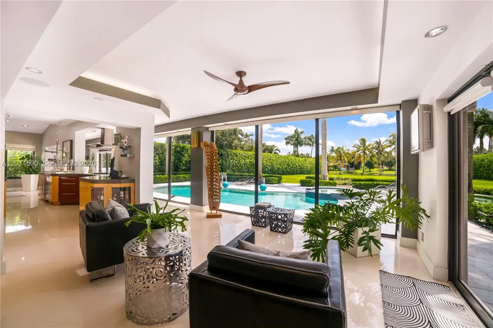 4242 SW 107th Way Davie, FL 33328