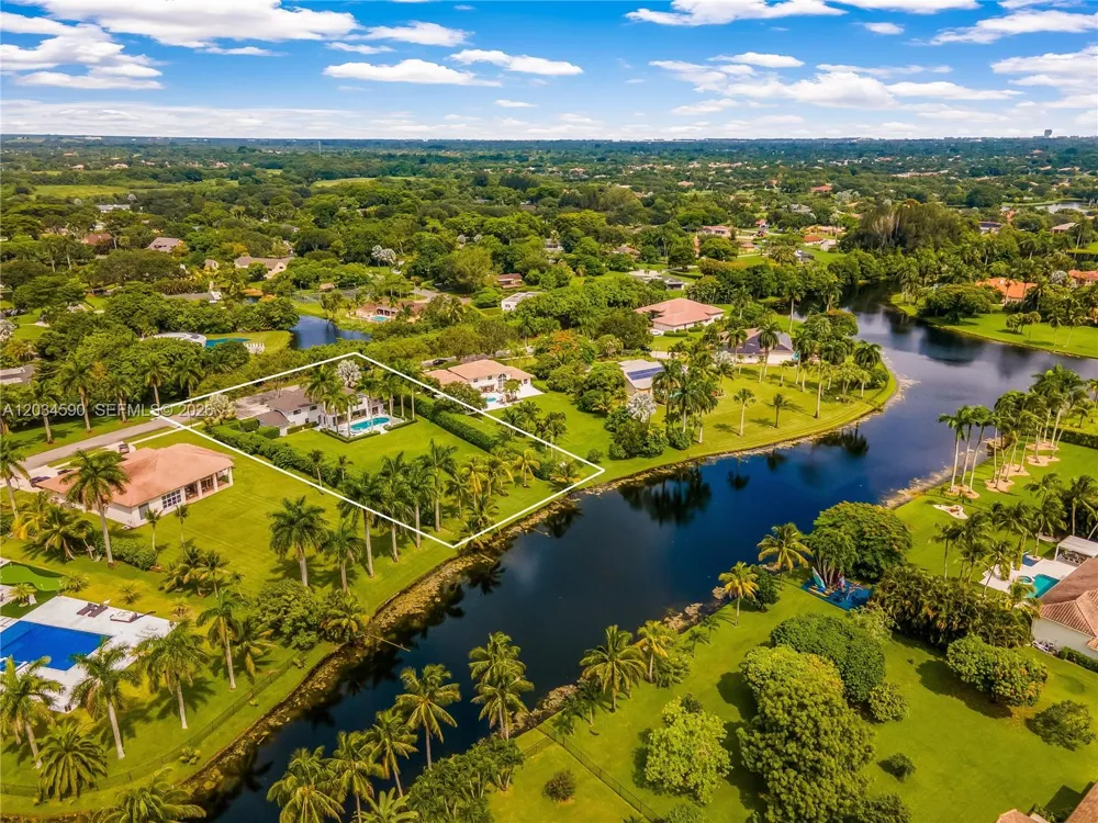 4242 SW 107th Way Davie, FL 33328
