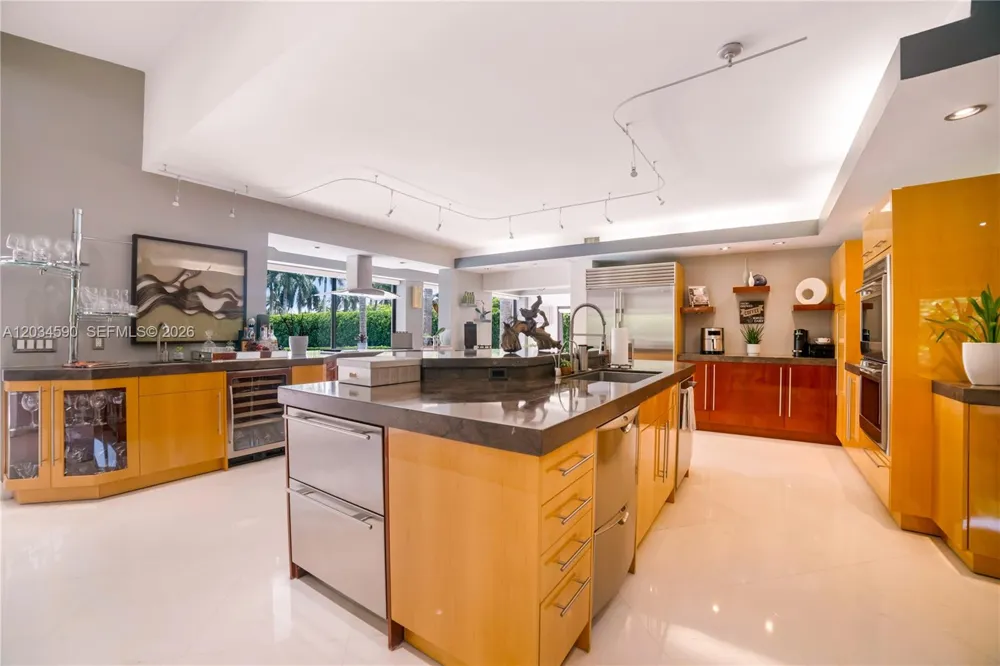 4242 SW 107th Way Davie, FL 33328