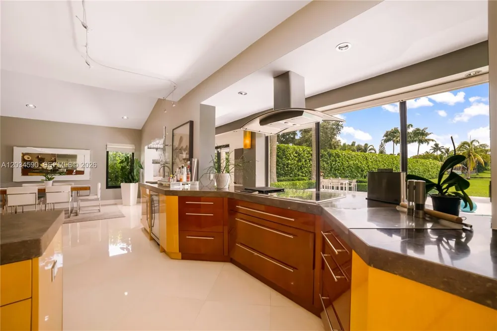 4242 SW 107th Way Davie, FL 33328