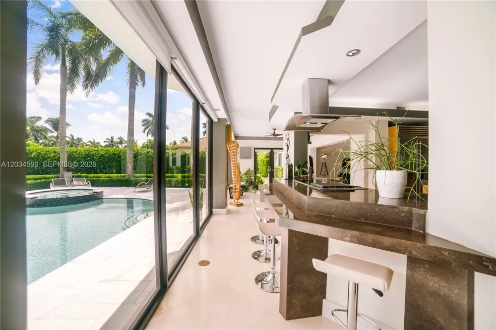 4242 SW 107th Way Davie, FL 33328