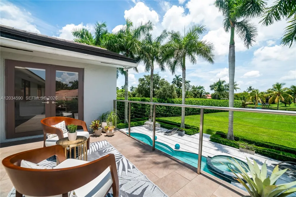 4242 SW 107th Way Davie, FL 33328