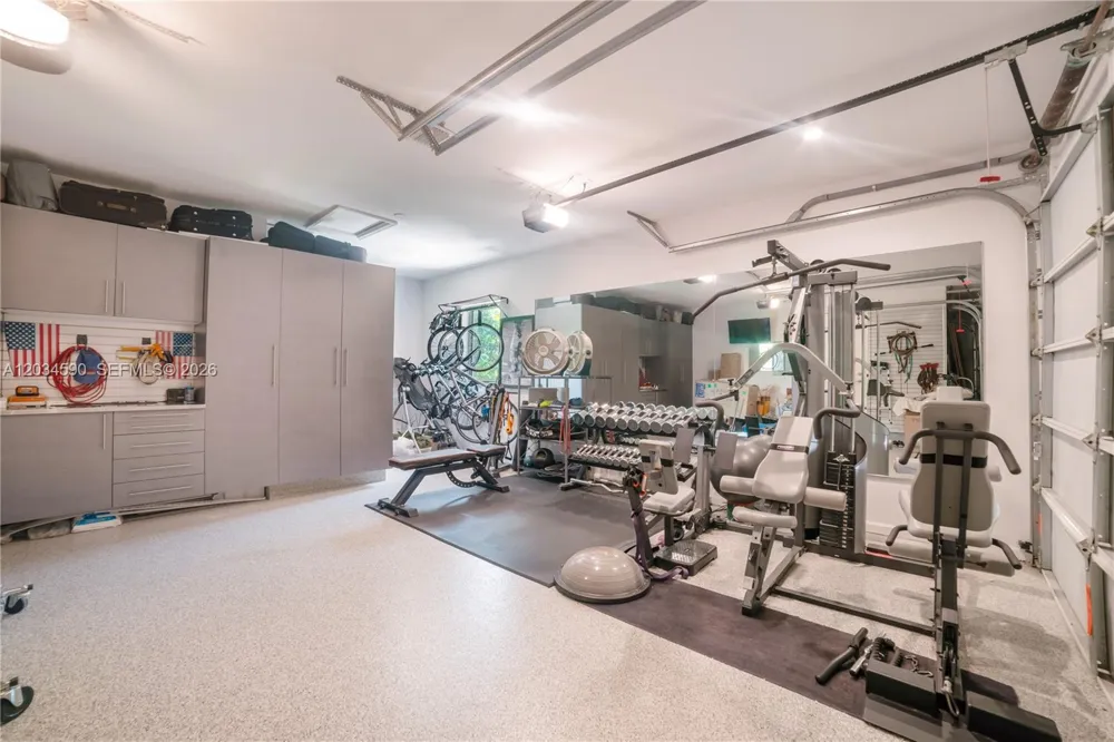 4242 SW 107th Way Davie, FL 33328