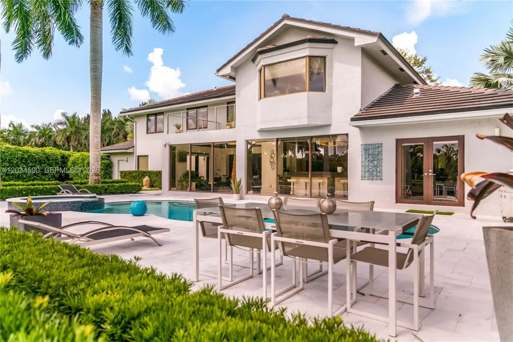 4242 SW 107th Way Davie, FL 33328