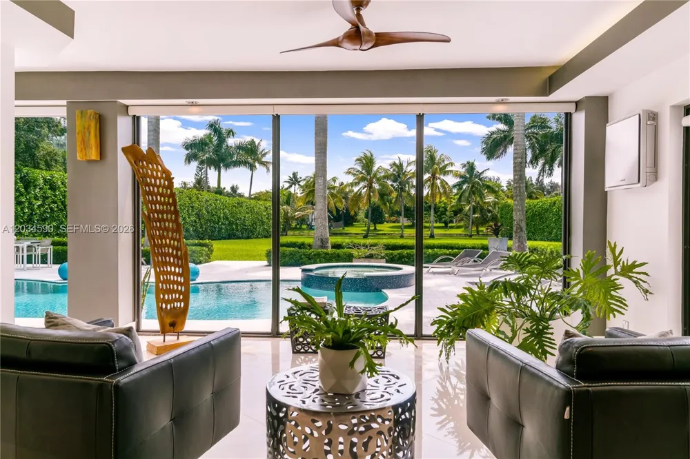4242 SW 107th Way Davie, FL 33328