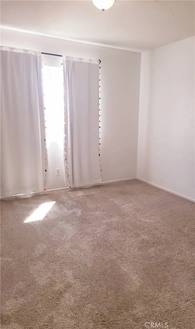 2130 Willowbrook Perris, CA 92571