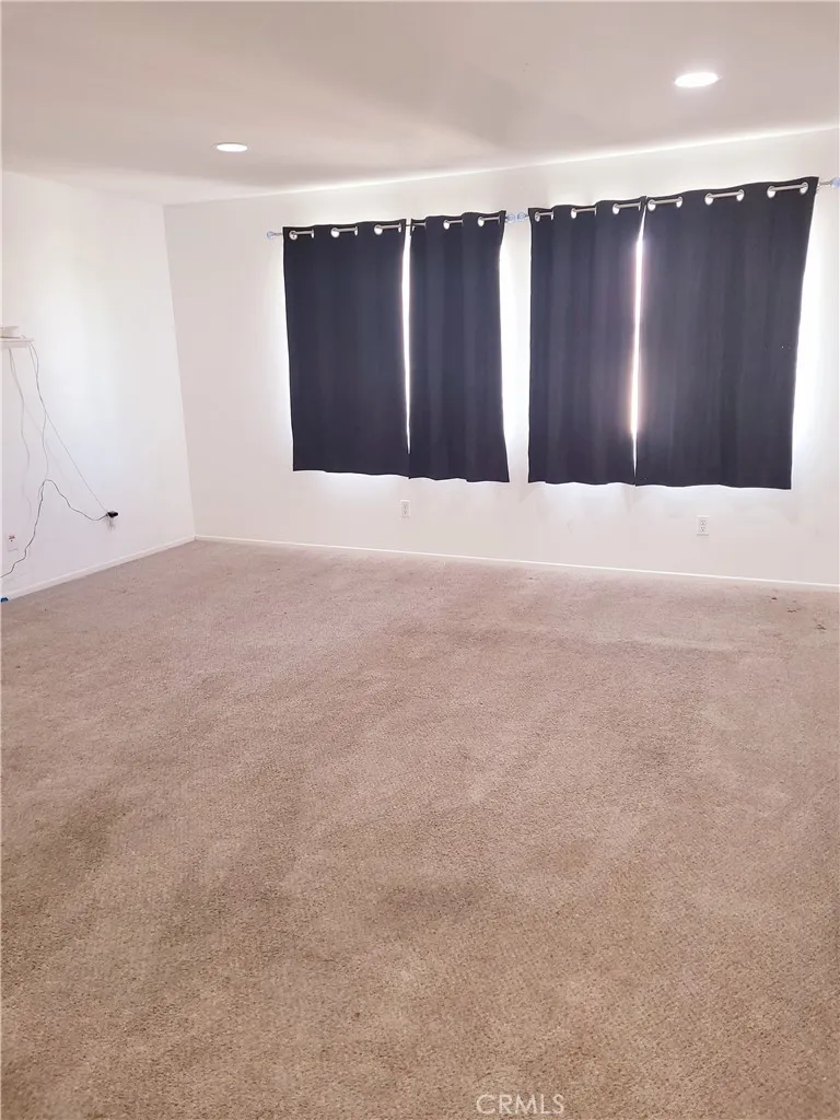 2130 Willowbrook Perris, CA 92571