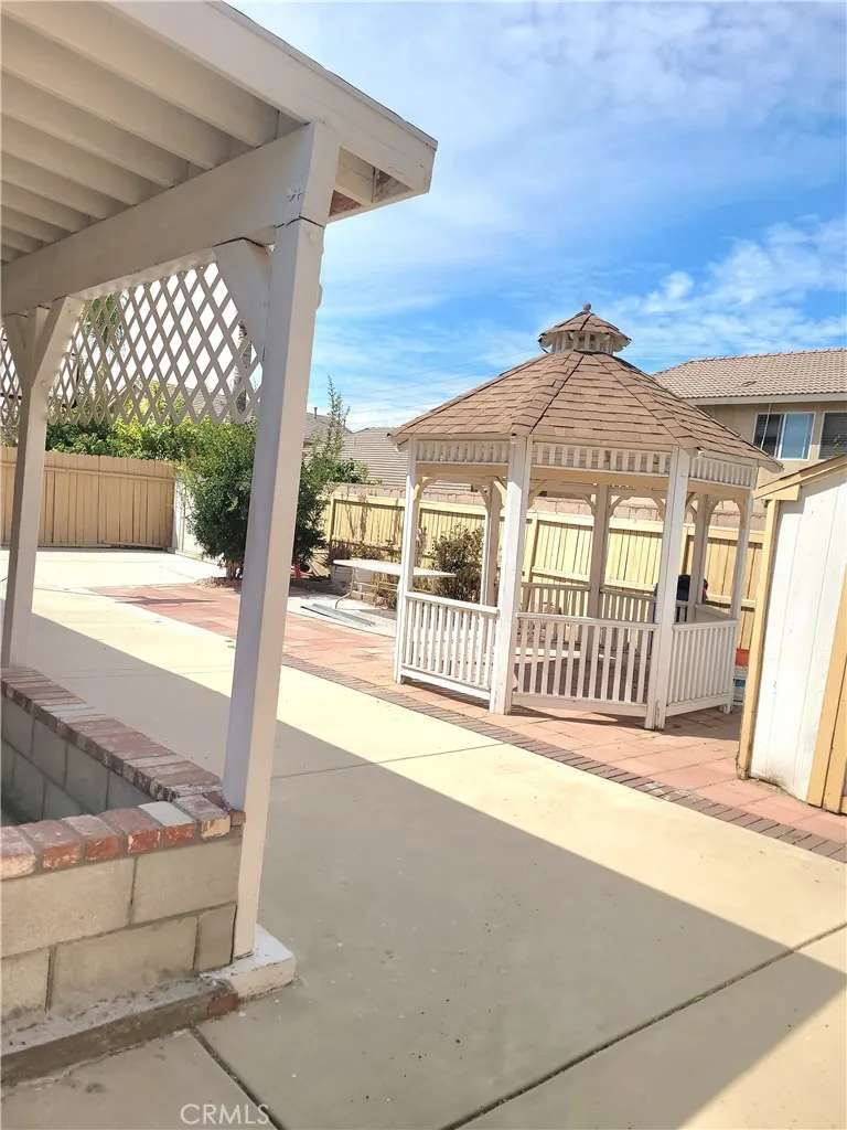2130 Willowbrook Perris, CA 92571