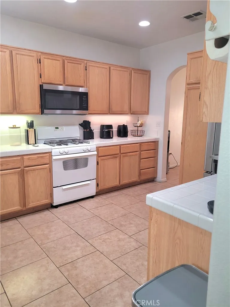 2130 Willowbrook Perris, CA 92571