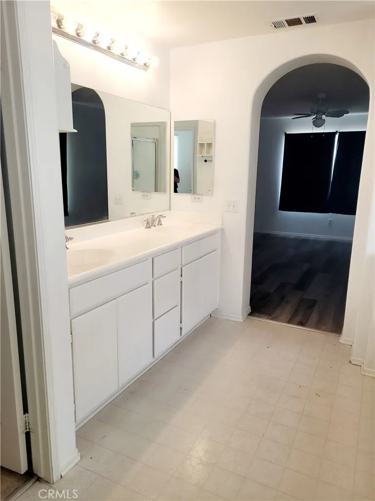 2130 Willowbrook Perris, CA 92571