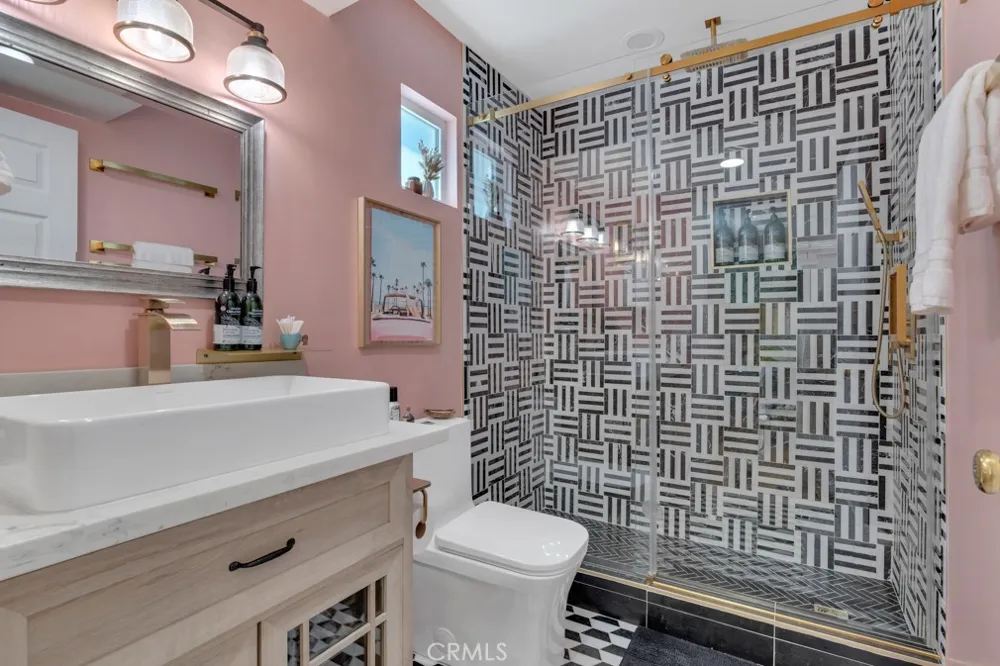 21041 Bandera Street Woodland Hills, CA 91364