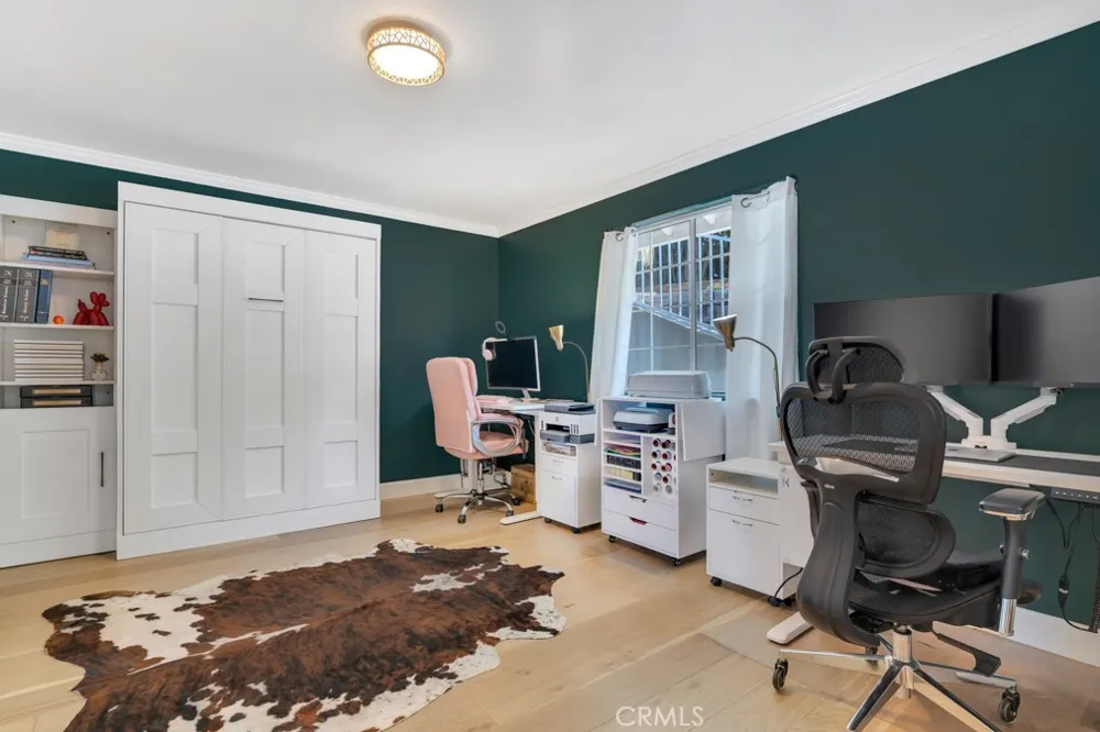 21041 Bandera Street Woodland Hills, CA 91364