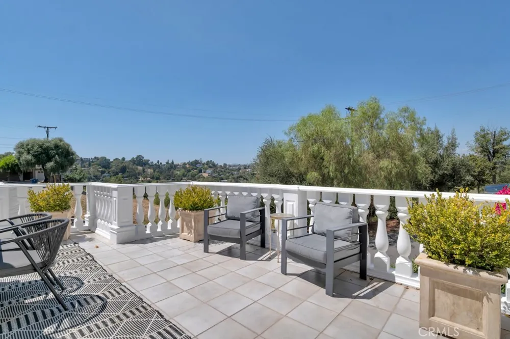 21041 Bandera Street Woodland Hills, CA 91364