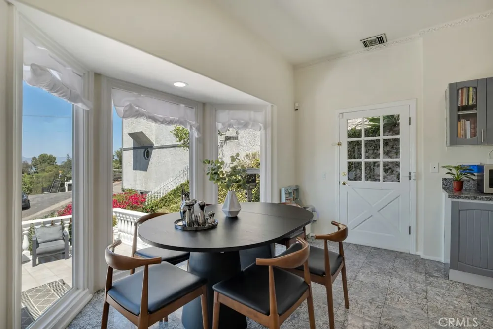 21041 Bandera Street Woodland Hills, CA 91364
