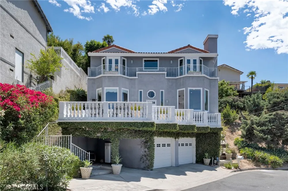 21041 Bandera Street Woodland Hills, CA 91364