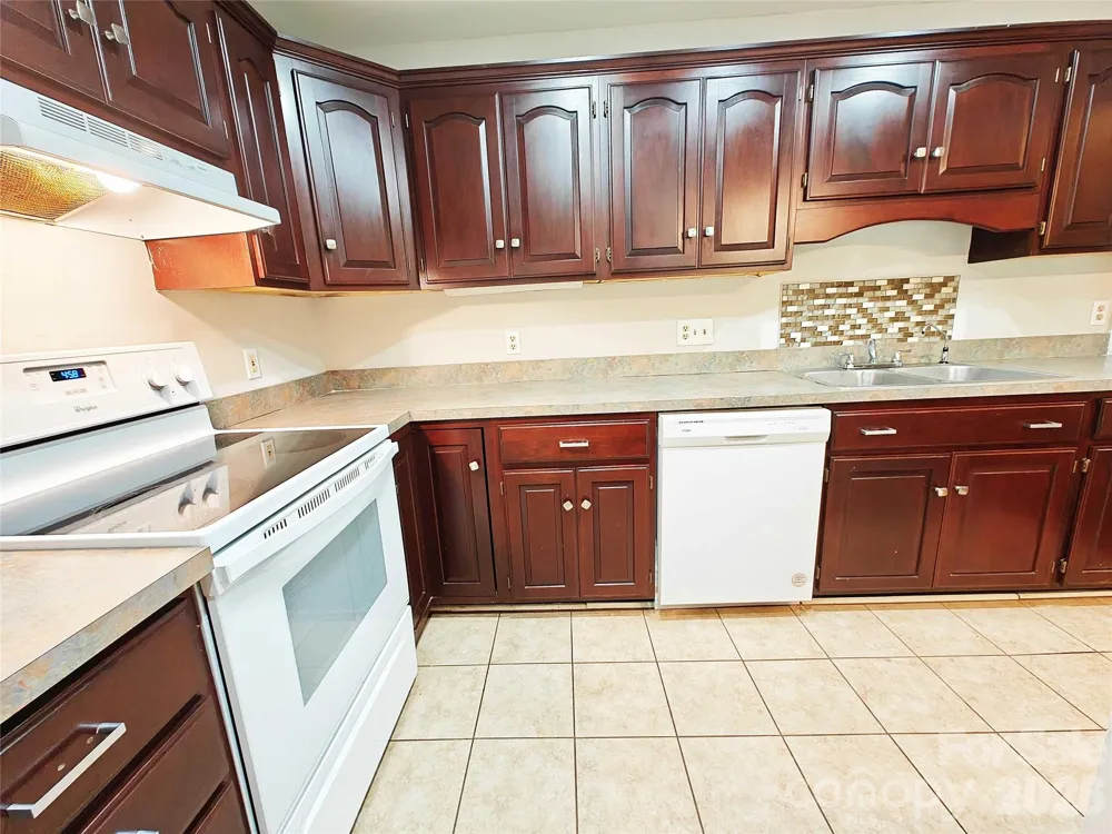 4948 Sardis Road #C Charlotte, NC 28270