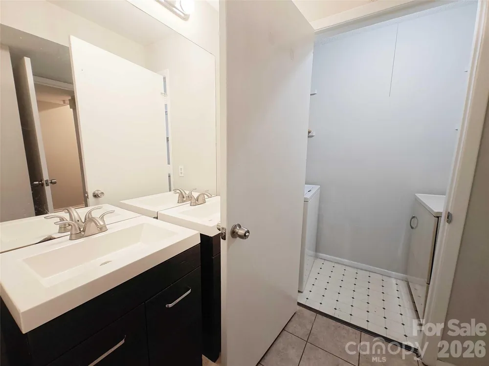 4948 Sardis Road #C Charlotte, NC 28270