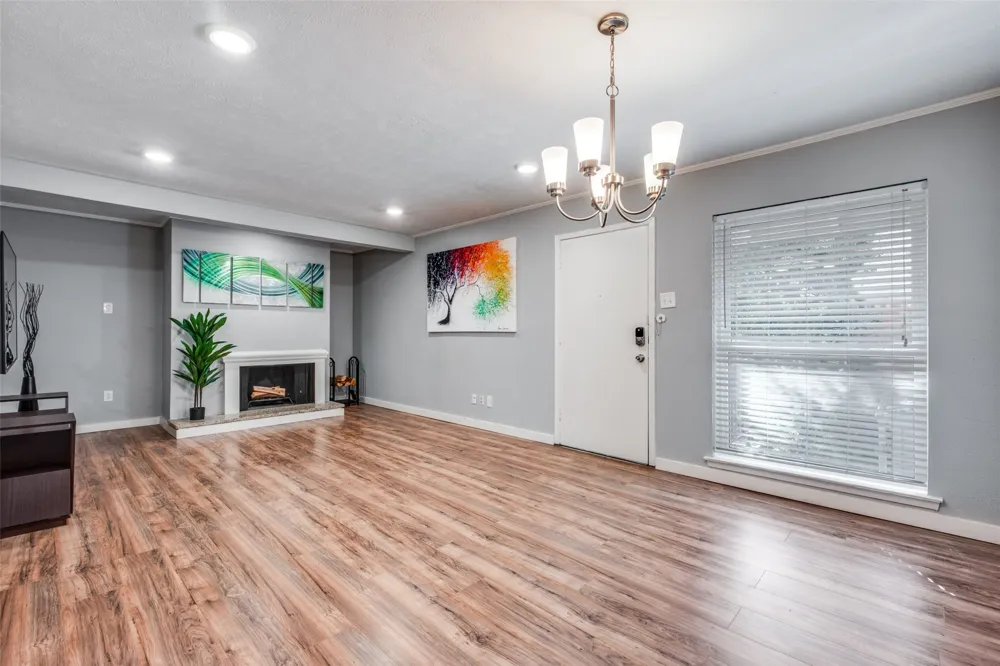 4317 Hartford Street #214 Dallas, TX 75219