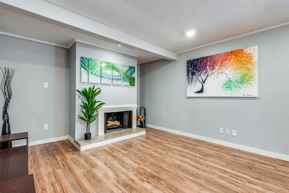 4317 Hartford Street #214 Dallas, TX 75219