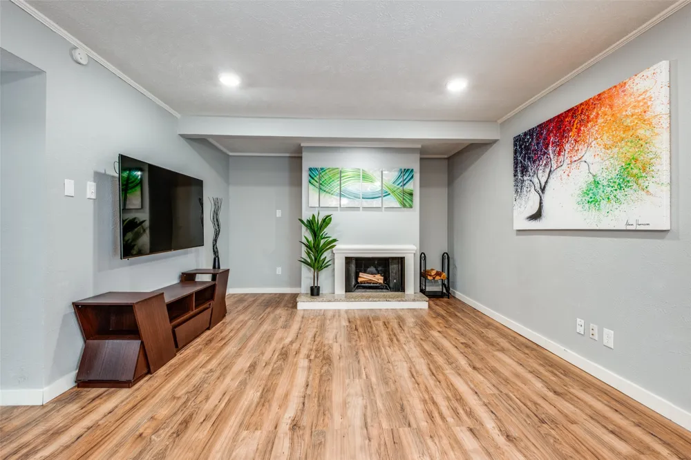 4317 Hartford Street #214 Dallas, TX 75219
