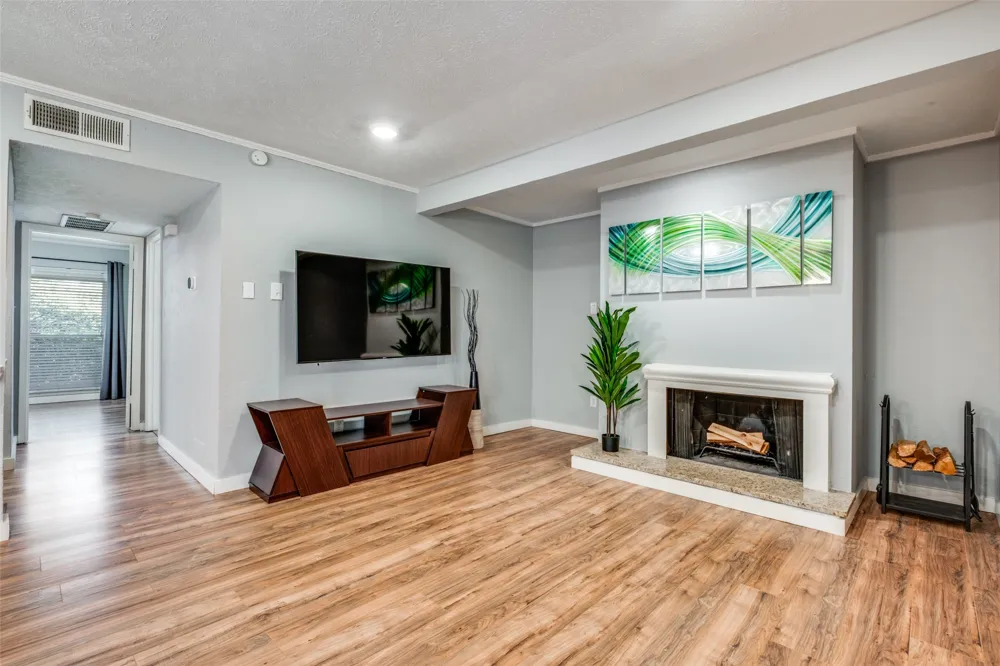 4317 Hartford Street #214 Dallas, TX 75219