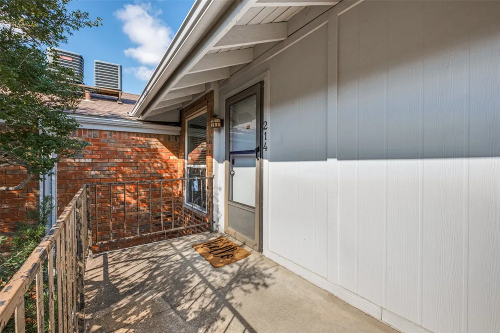 4317 Hartford Street #214 Dallas, TX 75219