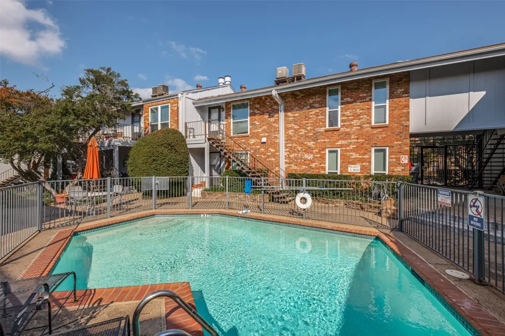 4317 Hartford Street #214 Dallas, TX 75219
