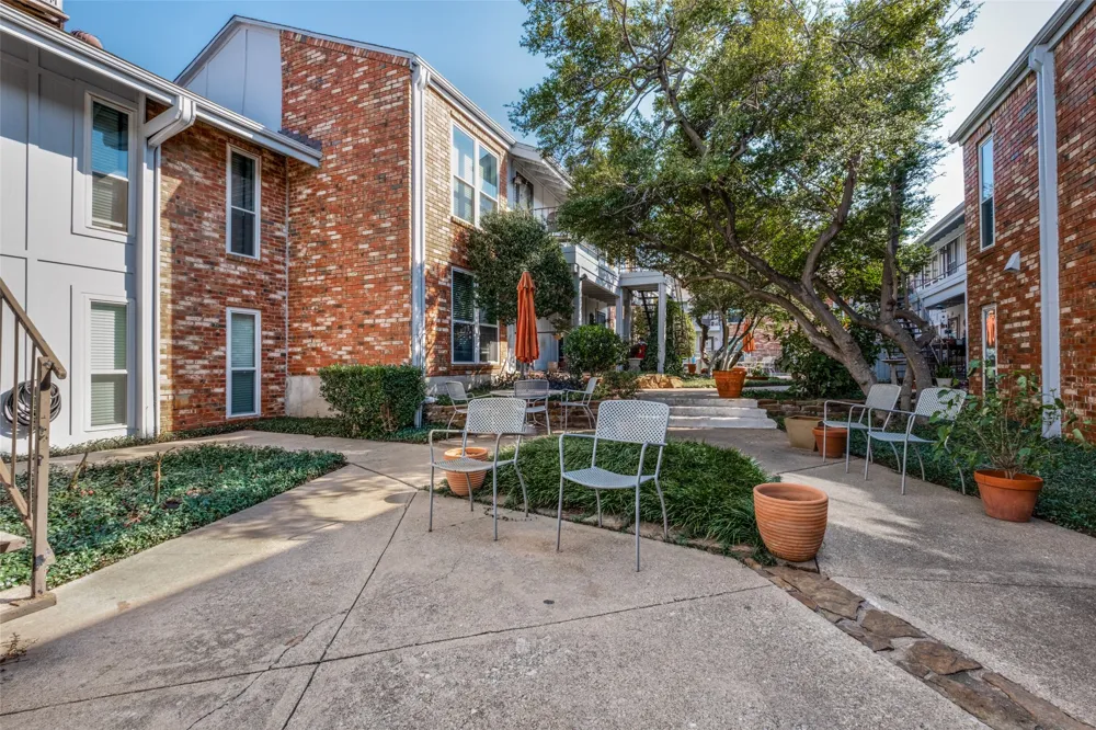 4317 Hartford Street #214 Dallas, TX 75219