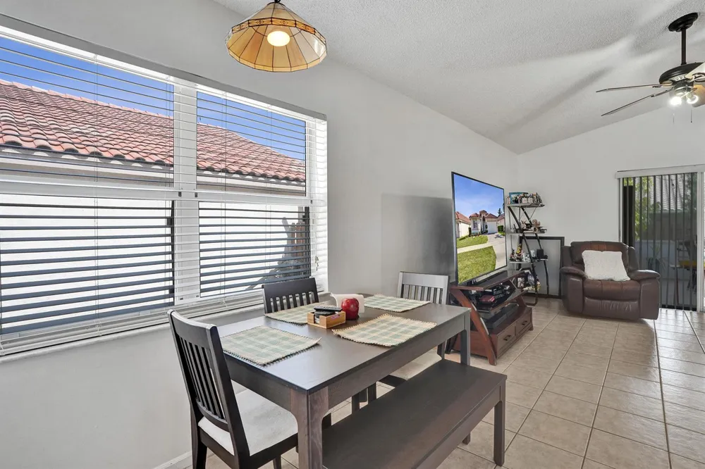7572 Parkside Lane Margate, FL 33063