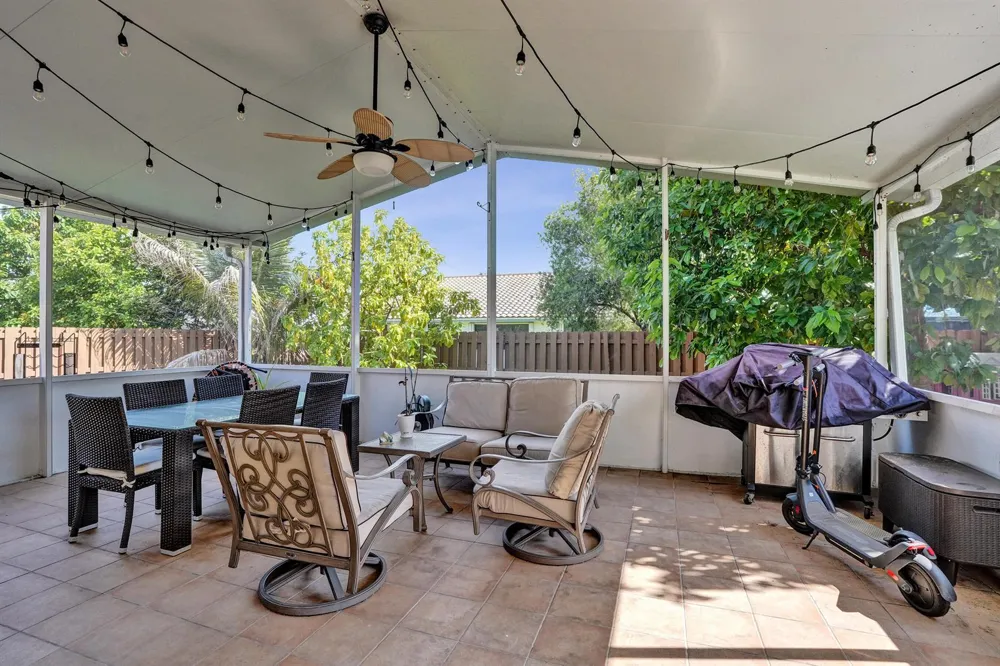 7572 Parkside Lane Margate, FL 33063