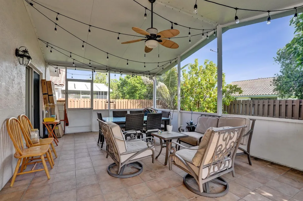 7572 Parkside Lane Margate, FL 33063